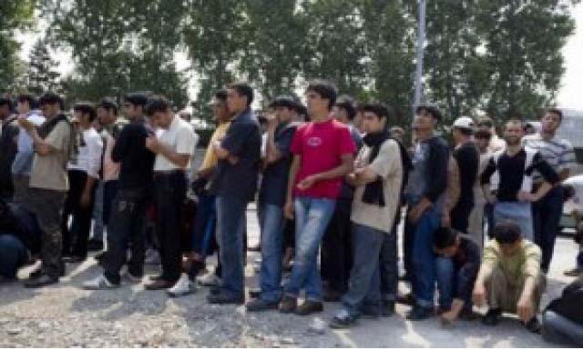 Up to 60,000  Afghans Reach Iran  Illegally Every Month